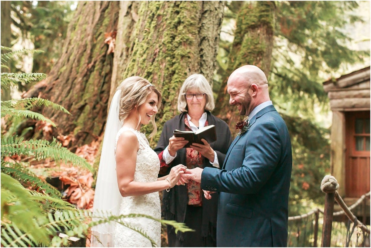 ashley-clay-treehouse-point-elopement_9700