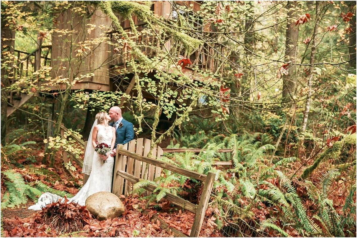 ashley-clay-treehouse-point-elopement_9725